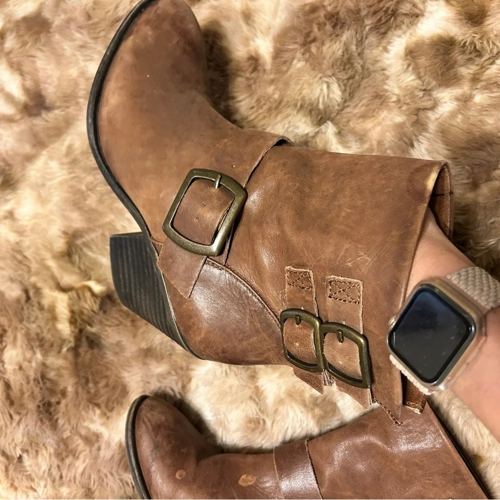 3/$10 🏷️ *LAST CHANCE!*  Lucky Brand Ankle Boots with Buckle - Picture 10 of 14